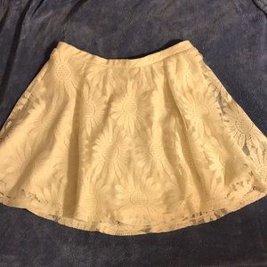 White daisy lace skirt